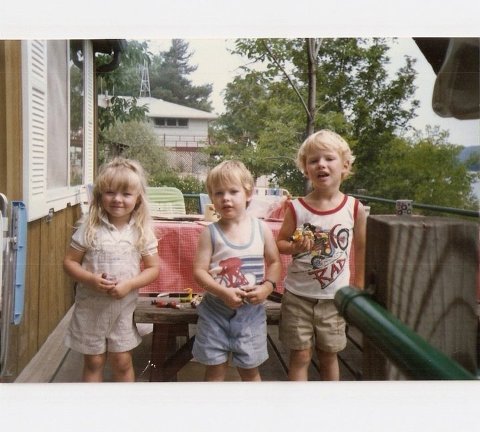 69441_477612981083_32801_n